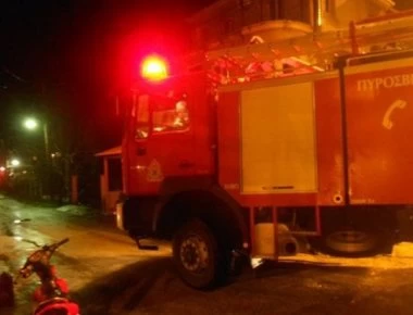 Τραγωδία στην Δραπετσώνα: Φωτιά σε διαμέρισμα - Το «λαμπάδιασαν» τα κεριά που χρησιμοποιούσε επειδή του έκοψαν το ρεύμα